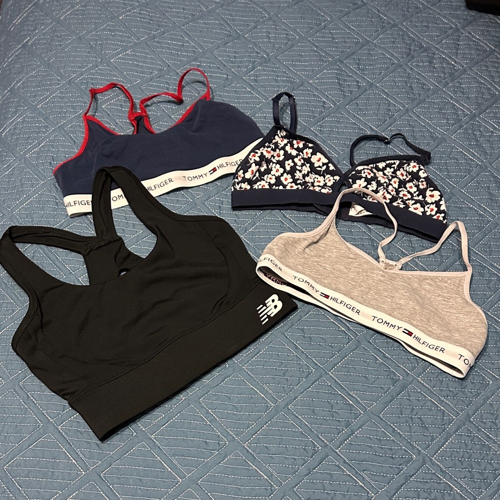 4 Pairs of Girls sports bras